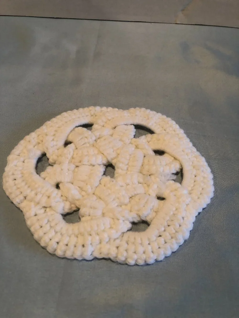 Handmade White Yarn Trivet #F54